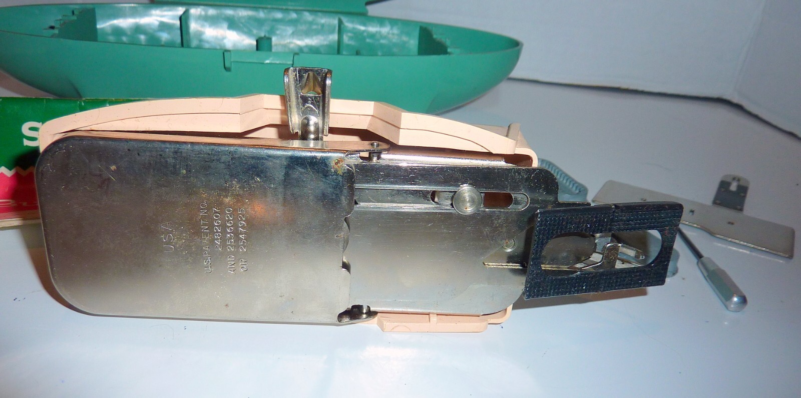 Singer 1960 Slant Needle Buttonholer Mint 489500 489510  With Manual   Complete