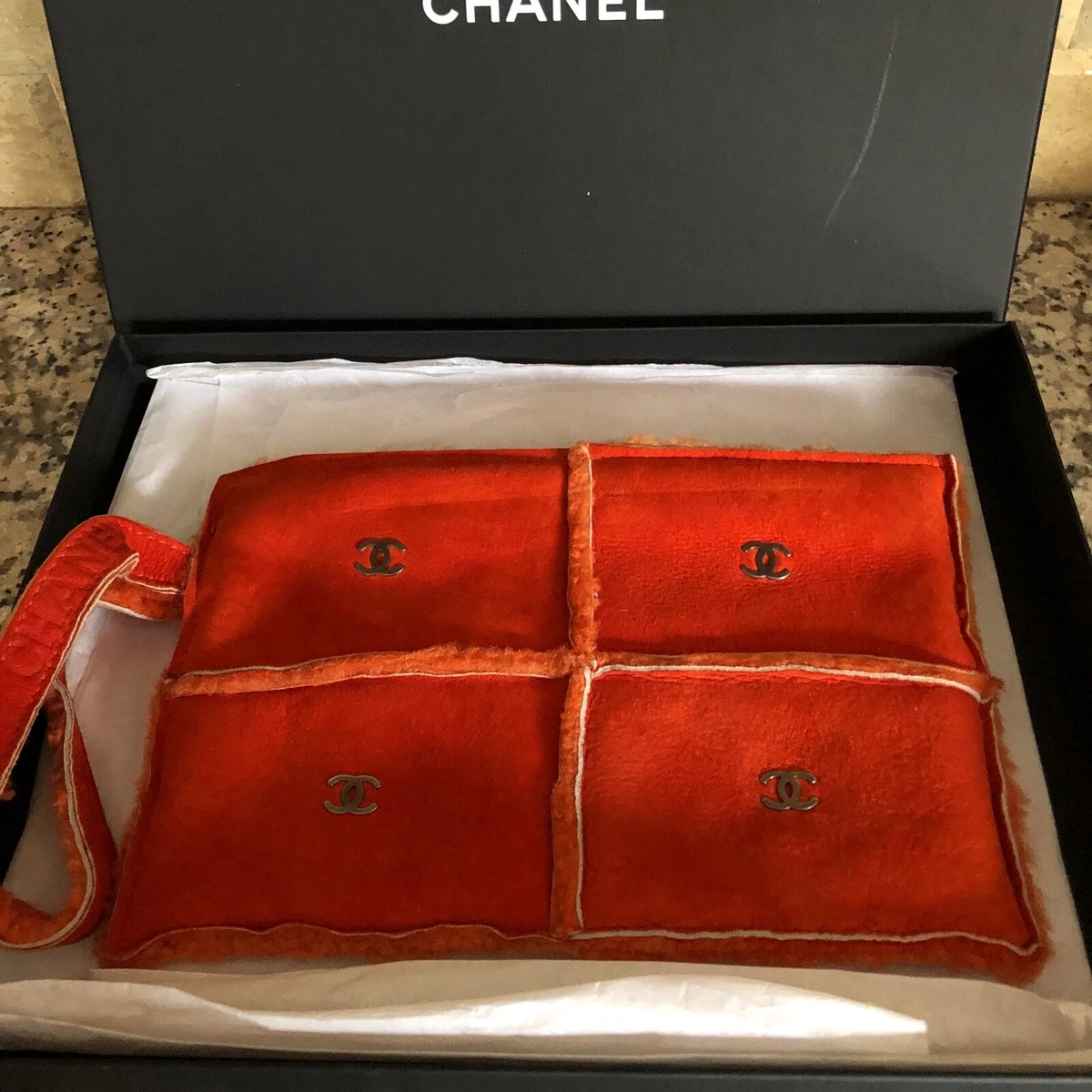 CHANEL VINTAGE 2001 ORANGE CC LOGO SHEARLING BAG CLUTCH CC ZIPPER CC HANDLE