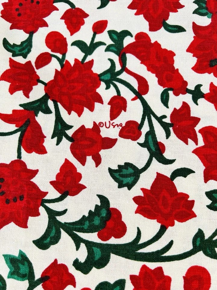 VTG Christmas Floral Tablecloth Vera Neumann Round 66” Red Green Ivory READ - Image 4 of 4