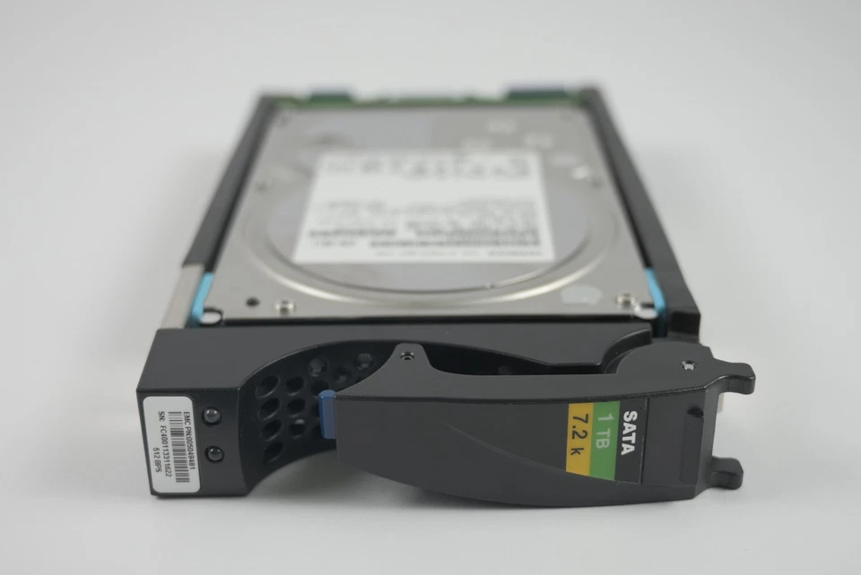 EMC Data Domain ES30 1TB 7200RPM SATA 3Gbps 3.5" HDD 005049481 HUA722020ALA330 - Image 3 of 4