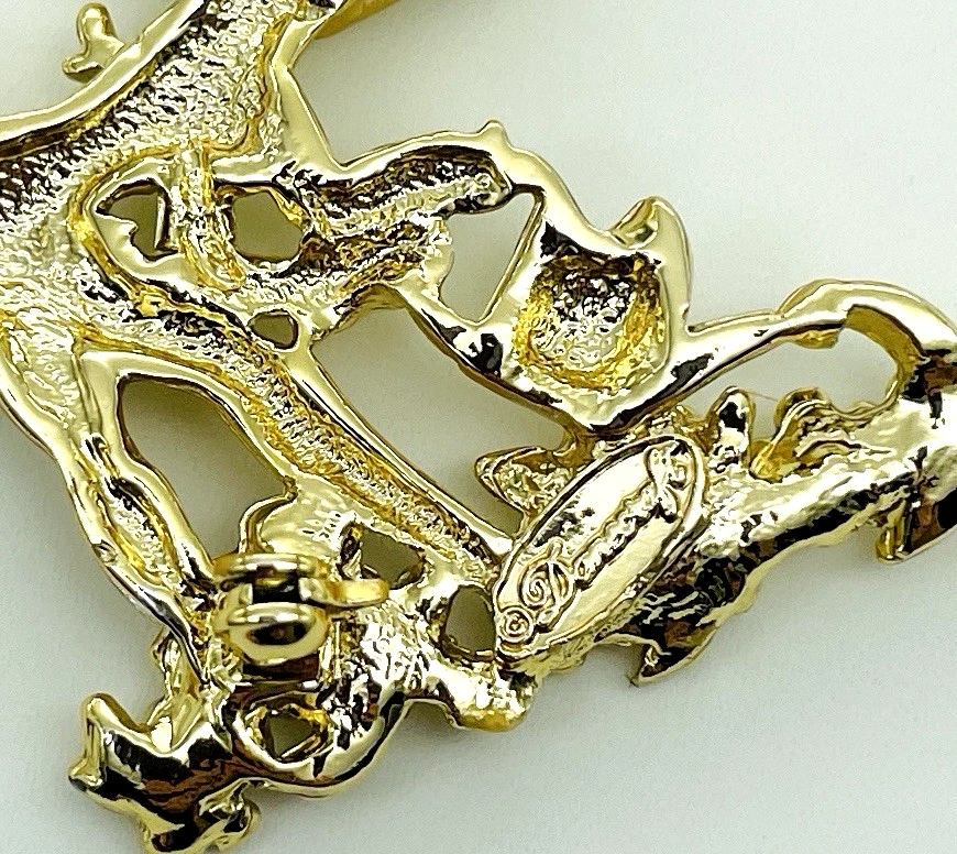 Cool Chicky Cat & Butterfly Brooch Watering Flowers Danecraft Pin - Image 3 of 4