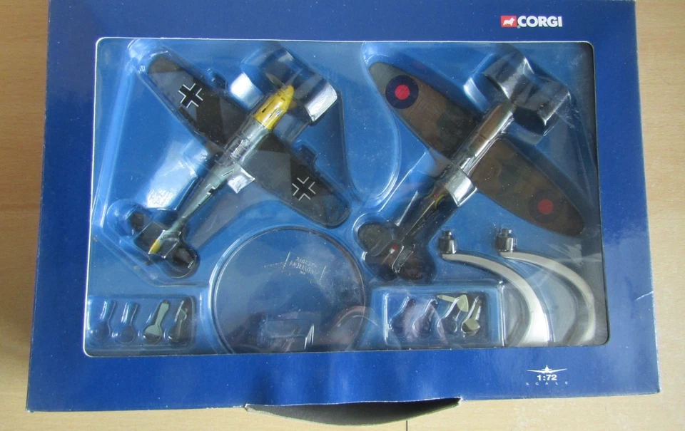 Corgi Aviation Archive 1:72 AA49505 Dog Fight Double Spitfire & Bf109E - Image 2 of 4