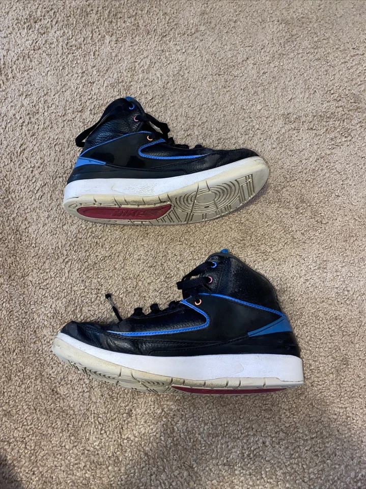 Air Jordan Retro 2 黑色蓝色“Radio Raheem”2009 834276-015 尺码 5.5 Y“M” — 第 3/4 张图片