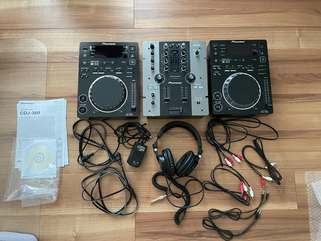 Pioneer CDJ-350 x2 DJM-350 set With headphones