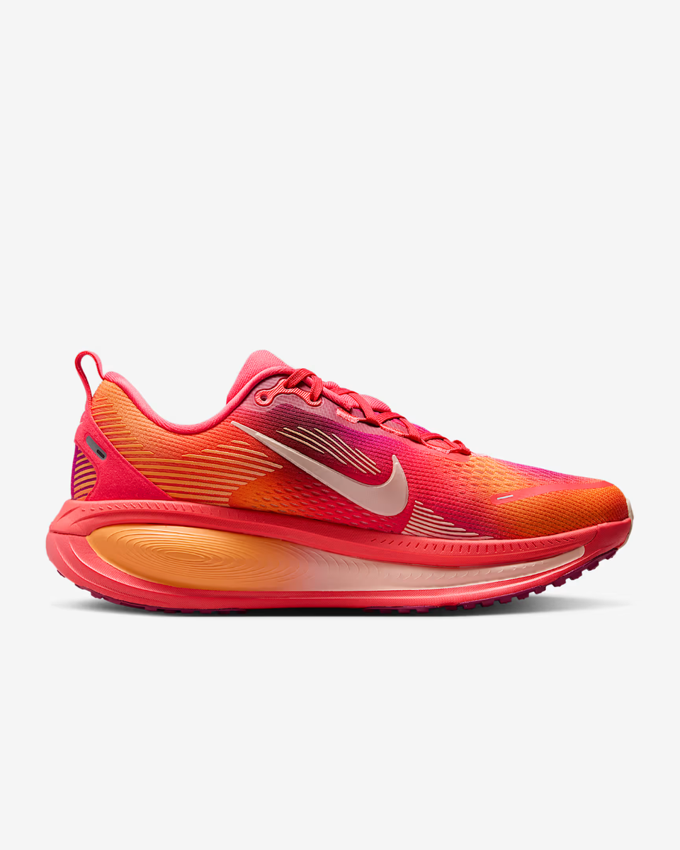 Nike Vomero 18 SE Women's Road Running Shoes in Ember Glow/Sweet
