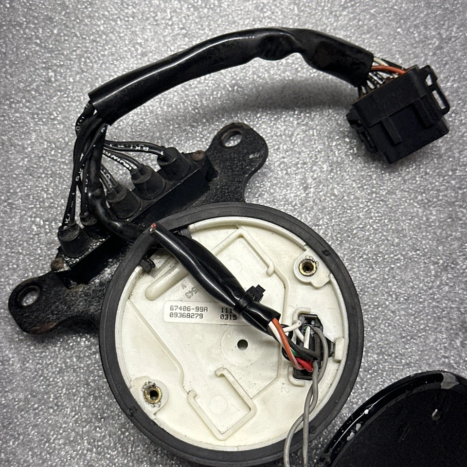 1998-2003 OEM Harley Sportster Dyna Speedometer & Mount - 67406-99A - Image 2 of 4