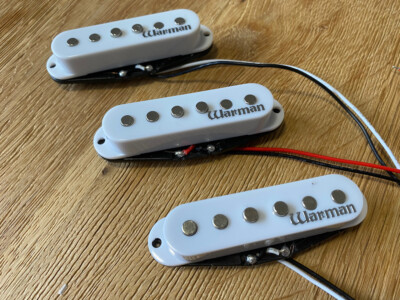 Warman Texas Triple Hots single coil guitar pickups, staggered poled set - white