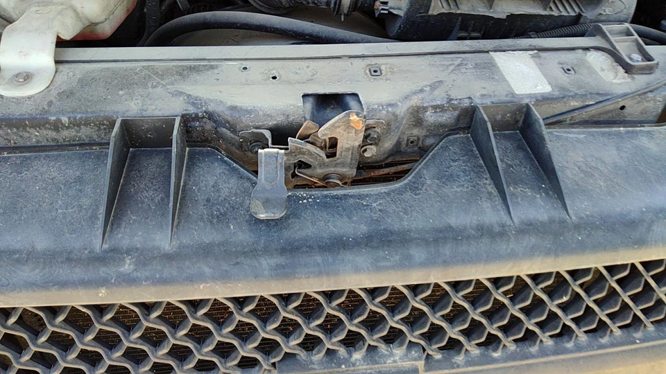 Conjunto de pestillo de capó de camioneta Chevy Express 2003-2014 con soporte OEM Foto 3 de 4