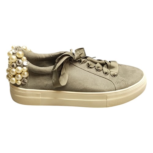 Steve Madden niedrige Sneaker Schuhe Damengröße 8M grau Wildleder Perlen Schnürschuhe