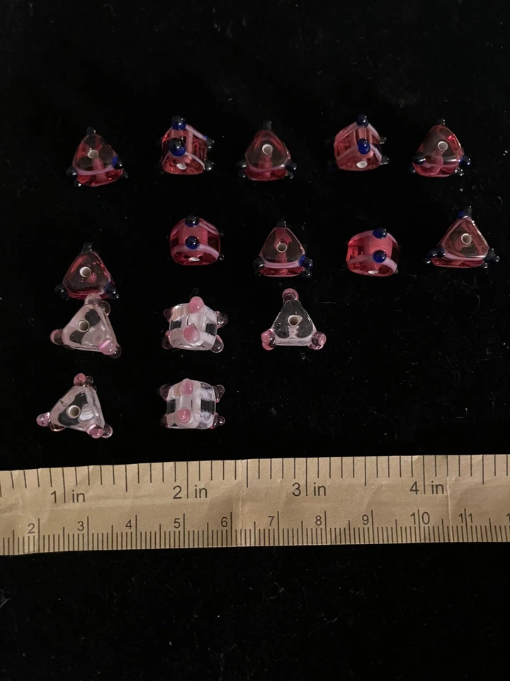 Lot Of 15 Dark/light Pink Triangular Lamp work Beads - Image 4 of 4