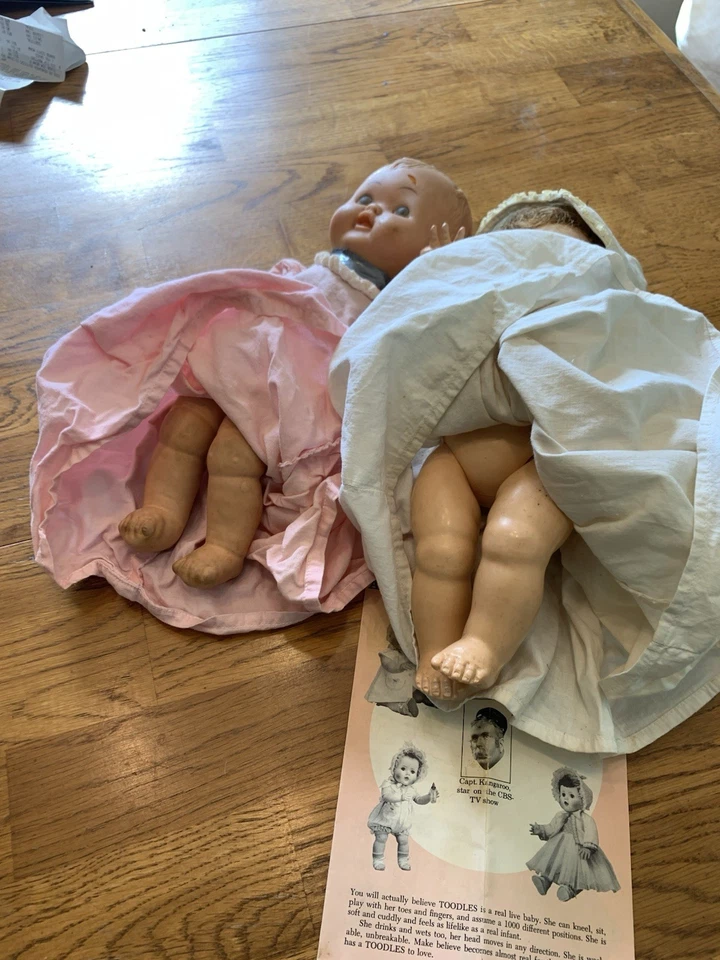 Doll Set Tiny Tears & Toodles 1950’s Rubber With Clothes And Accessories FC - Image 2 of 4