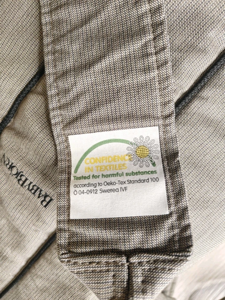 Portabebés ajustable de algodón orgánico Baby Bjorn nogal a rayas 8-26 libras Foto 4 de 4