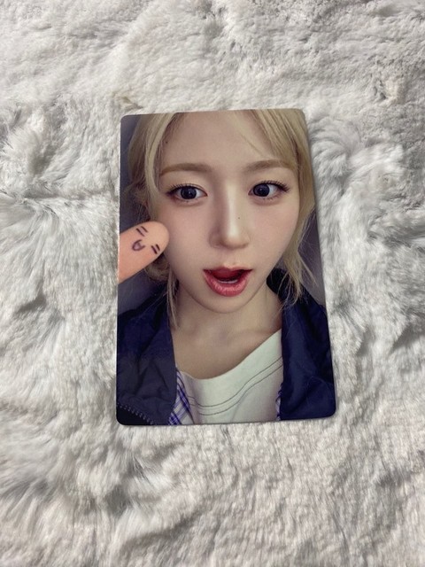 NMIXX 1ST BLUE VALENTINE OFFICIAL jump-up FAN SIGN EVENT 엄지티콘 VER PHOTOCARD