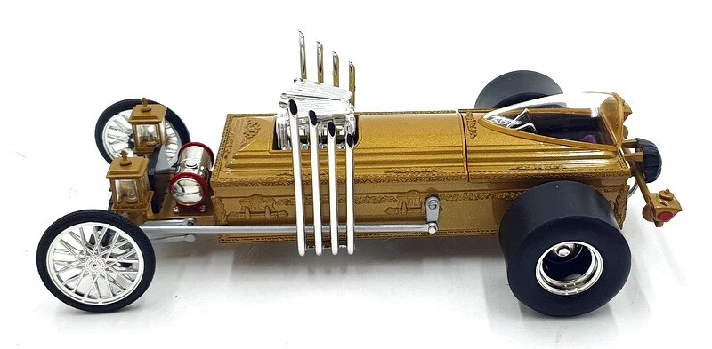 Auto World 1/18 Scale AWSS137 - The Mungsters Drag-u-la - Gold - Image 4 of 4
