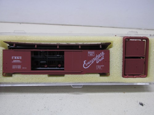 INTERMOUNTAIN # 60610-10 ~ CB & Q 50' BOX CAR # 48581 ~ ESCALA N | Zustand: New