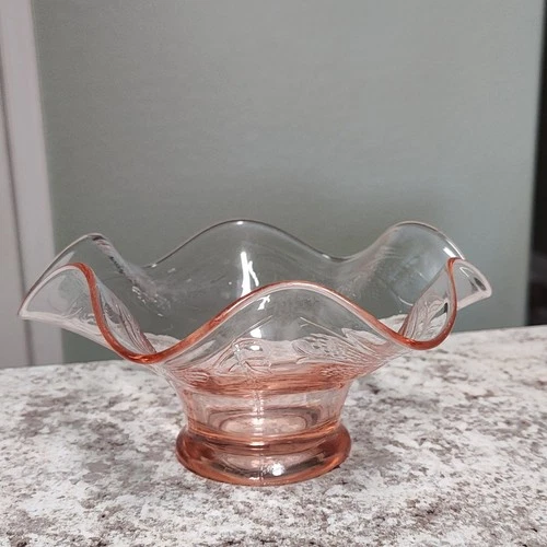 Pink Depression Glass Grapes Pattern Decorative Bowl, Elegant