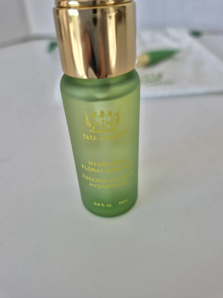 Lote de tónico hidratante Tata Harper esencia floral tamaño de viaje 0,5 oz Foto 2 de 4