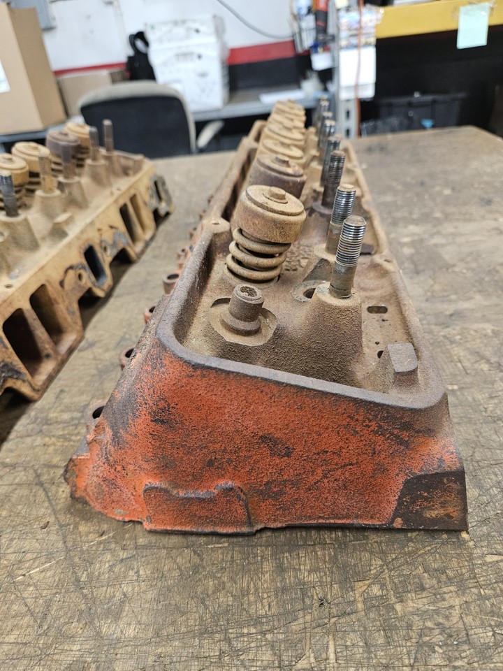 462 Engine Block 1967 SBC Small Block Chevy 327 Heads 3890462 462. Dated I-26-6. ONE ...