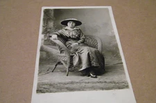 REAL PHOTO POSTCARD  YOUNG WOMAN 