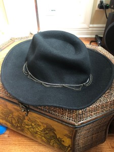 floppy cowboy hat