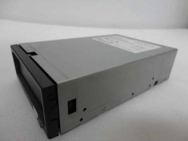 Unidad interna USB Tandberg Data Quikstor RDX RDX1000 RDX-35A-USB2 Foto 2 de 3