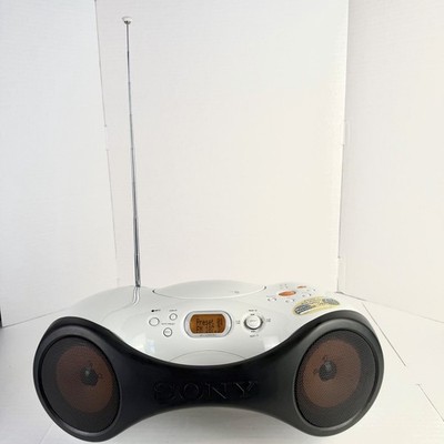 Sony ZS-X3CP S2 Sports Boombox CD Player AM/FM Radio MP3 Water