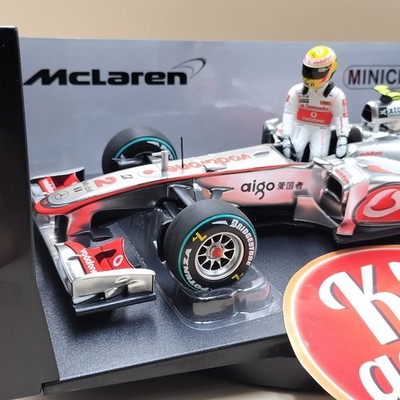 MINICHAMPS 1/18 Vodafone McLaren Mercedes MP4-25 L. Hamilton