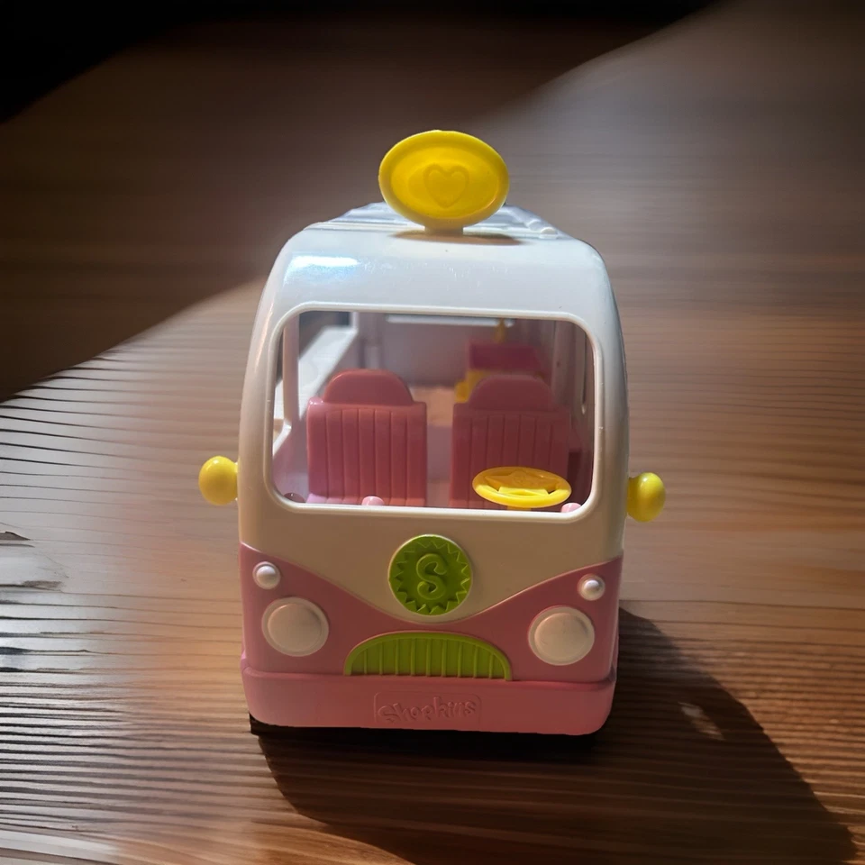 Caminhão de sorvete Shopkins Food Fair temporada 3 colheres - 10 x 5,5 + Shopkins - Imagem 2 de 4