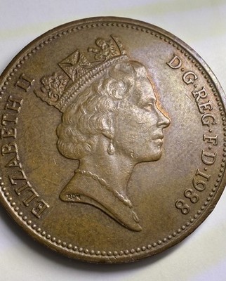 1988 Queen Elizabeth II  UK TWO PENCE Rare!
