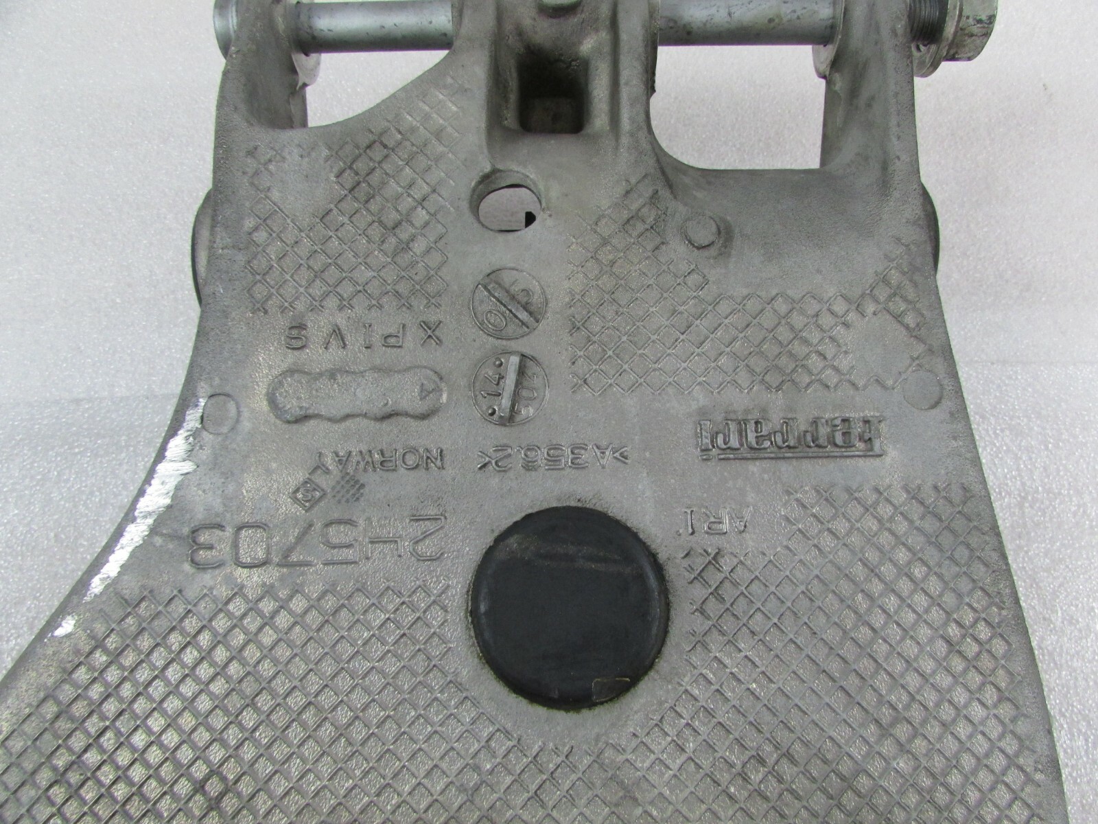 Ferrari California, RH, Right Rear Lower Control Arm, Used, P/N 262595