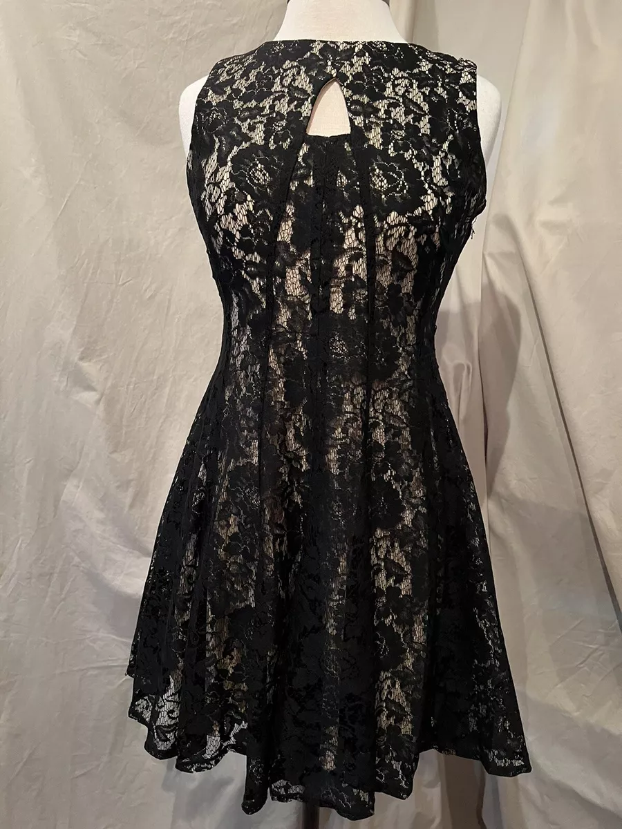 Danny and nicole sleeveless lace dress top