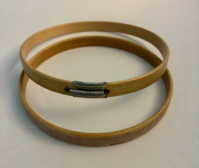 Vintage GIBBS 5" Wood Round Embroidery Hoop Felt Lined Spring Tension - Image 2 of 4
