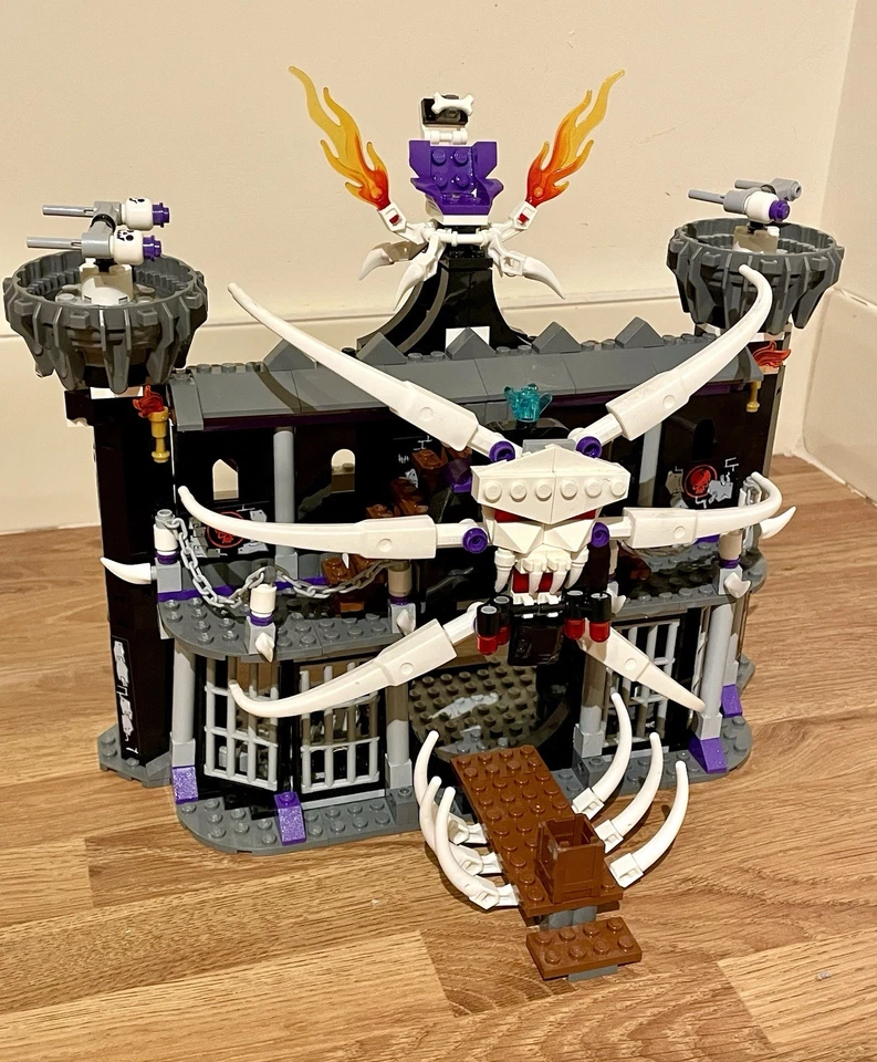 LEGO Ninjago 2505 Garmadon's Dark Fortress, photo 2 of 5
