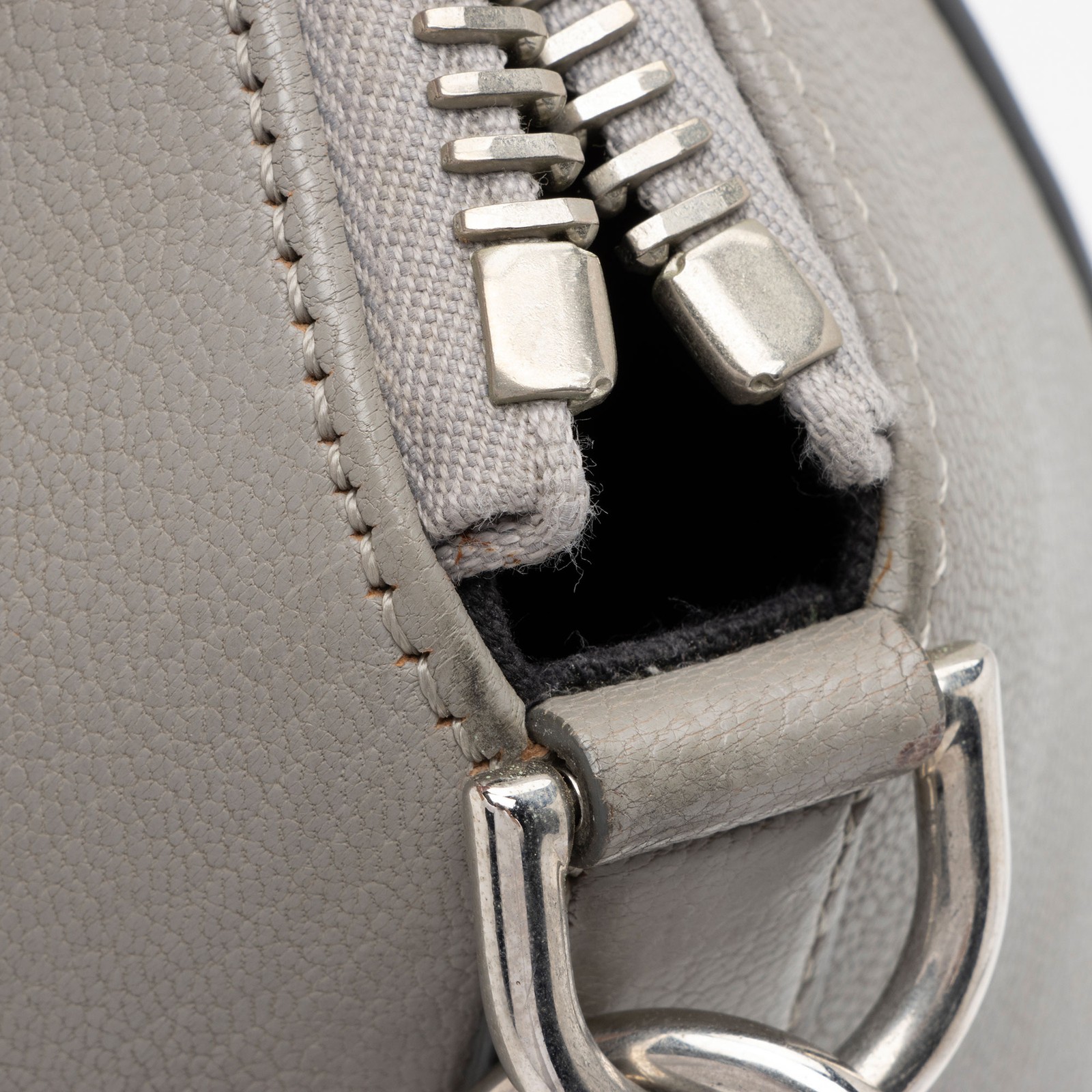 Givenchy Sugar Goatskin Antigona Small Satchel thumbnail 19