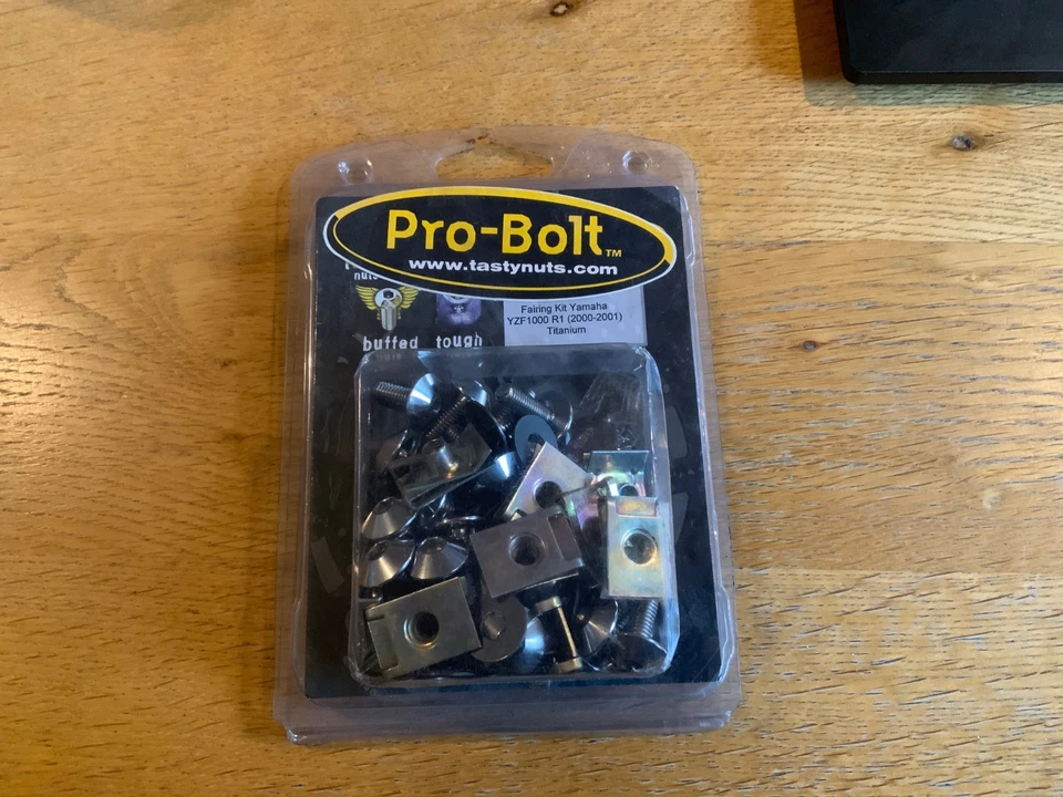 Titanium Fairing Kit Yamaha YZF1000 R1  Pro-Bolt 1999 to 2001 - Image 2 of 4