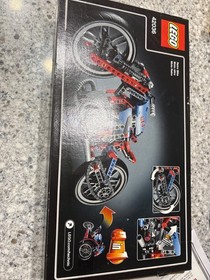 LEGO TECHNIC: Street Motorcycle (42036)