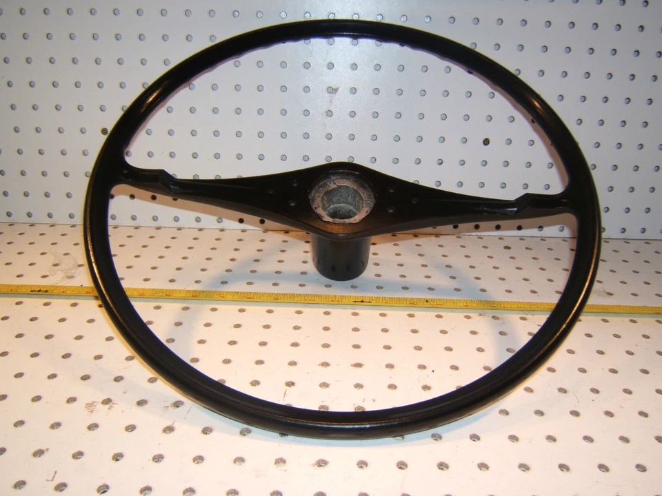 Jaguar 1968 420G Sedan Black Front Steering 17" inch OEM 1 wheel,Wheel Only,420G - Image 2 of 4