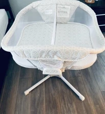 Halo Bassinest Twin Sleeper Double Bassinet. Premiere Series Sand Circle