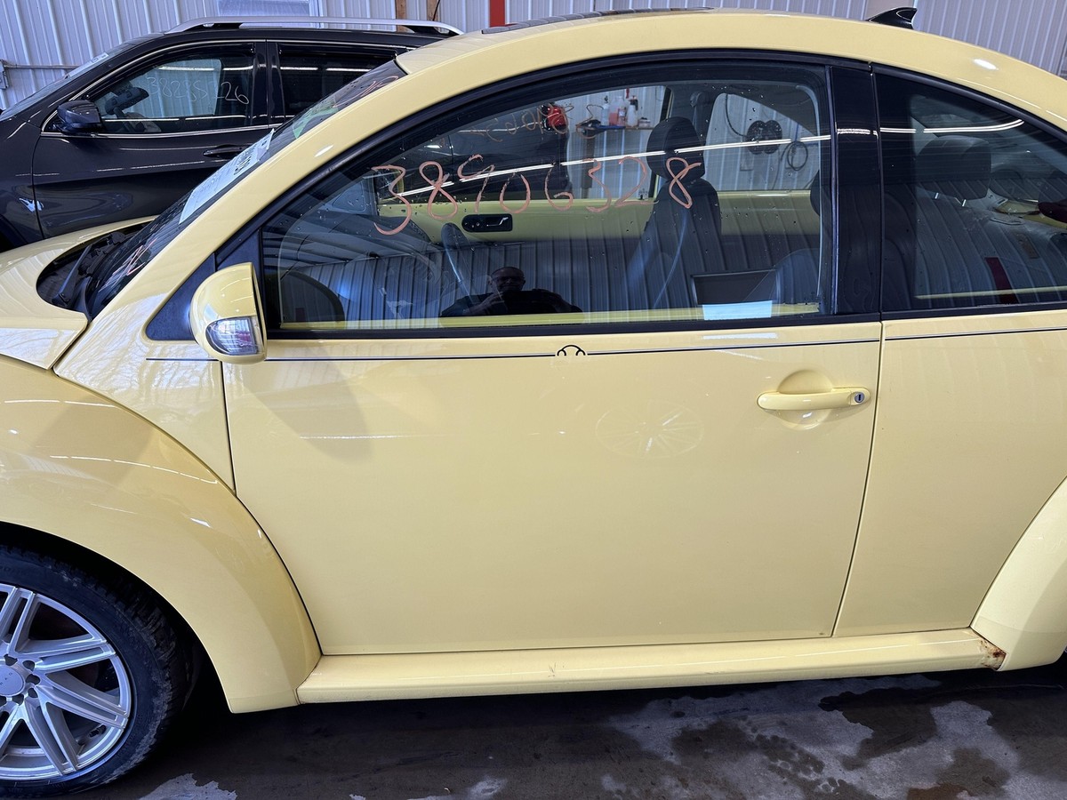 2001-2010 VW Beetle HTBK Driver Left Front Door Sunflower Yellow