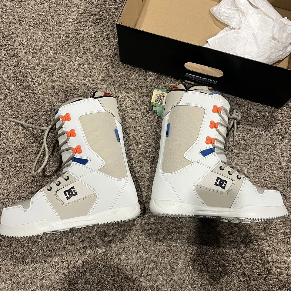 NUEVO EN CAJA Botas de Snowboard DC 2024 Phase para Hombres ADY0200056 NUEVAS PRECIO DE VENTA SUGERIDO POR EL FABRICANTE $200 TALLA 7.5 Foto 3 de 4