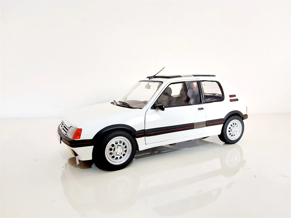 Peugeot 205 GTI 1.6 Bianco del 1988 - 1/18 Norev - Immagine 3 di 4