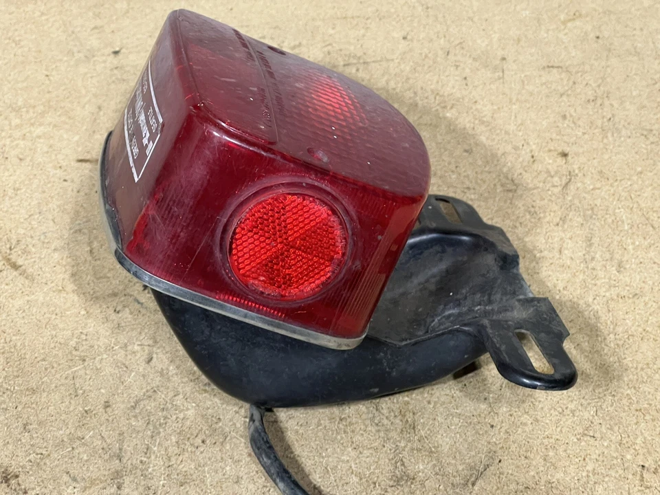 Luz trasera de policía y soporte de montaje Kawasaki KZ900 KZ1000 LTD Foto 4 de 4