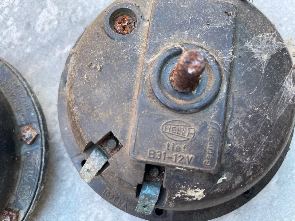 SAAB 96 SPORT Montecarlo 850 1965 1966 B31-12V VW VOLVO Hella Horn Set 12V - Imagem 3 de 4