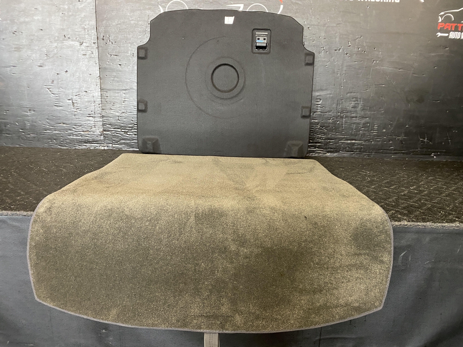 11-18 BENTLEY CONTINENTAL GT TRUNK CARPET & SPARE TIRE COVER 3W0863547F