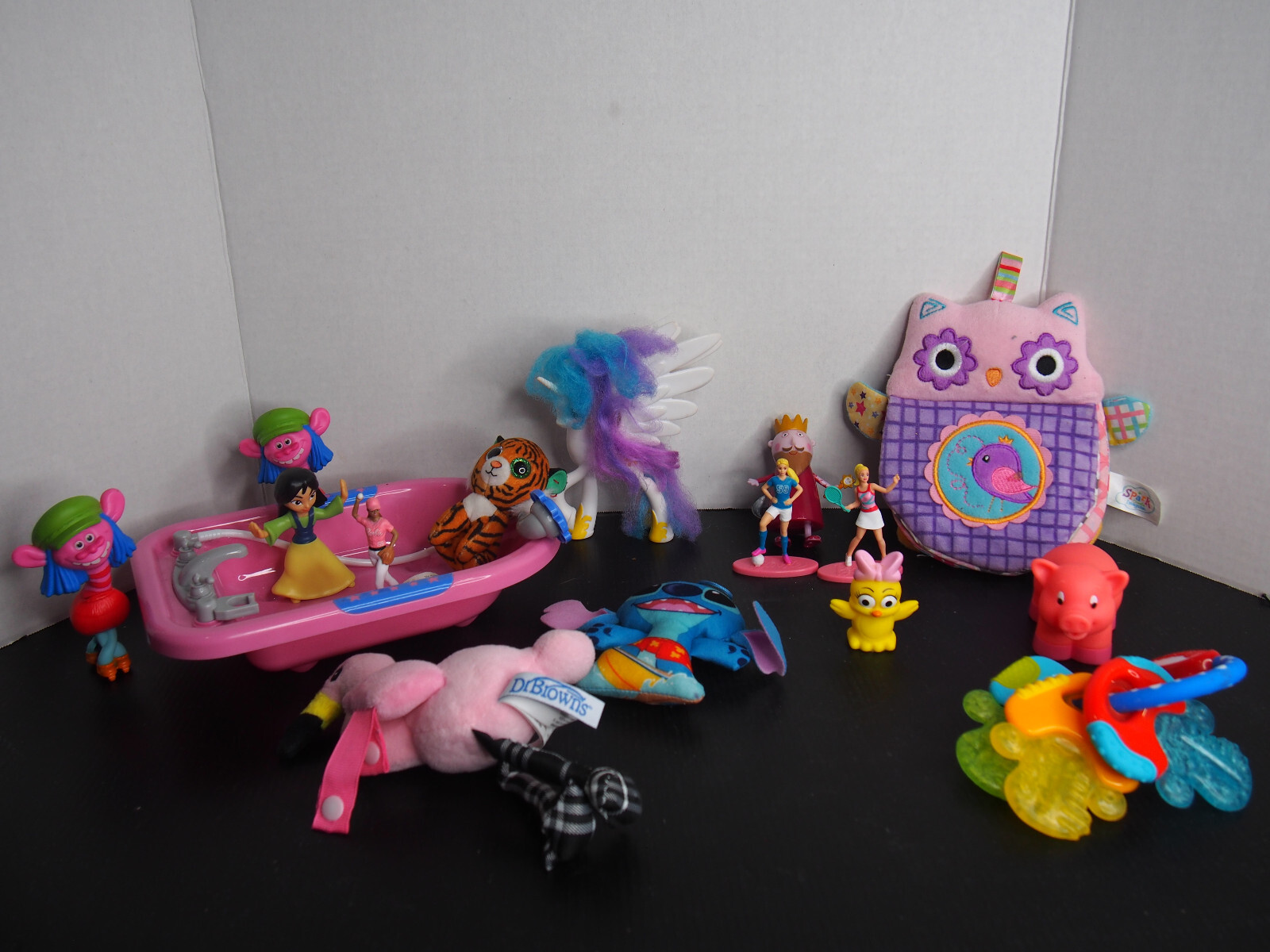 Nuby Figure bath tub and assorted toys