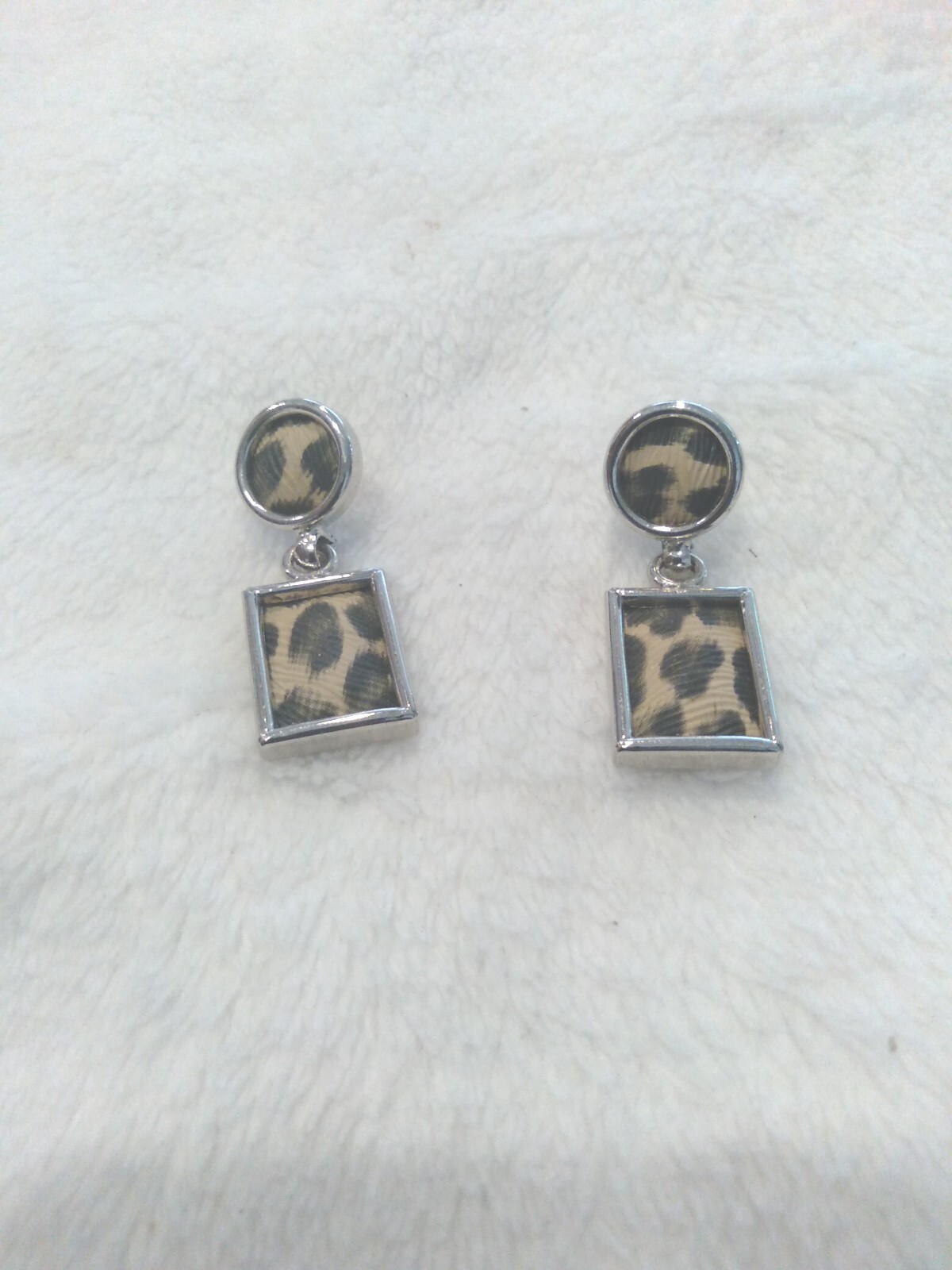 Bebe Leopard Cheetah Print Rectangular Gold Dangl… - image 2