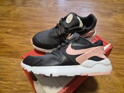 Nike Women LD Victory Size Women 6 Brand New With box