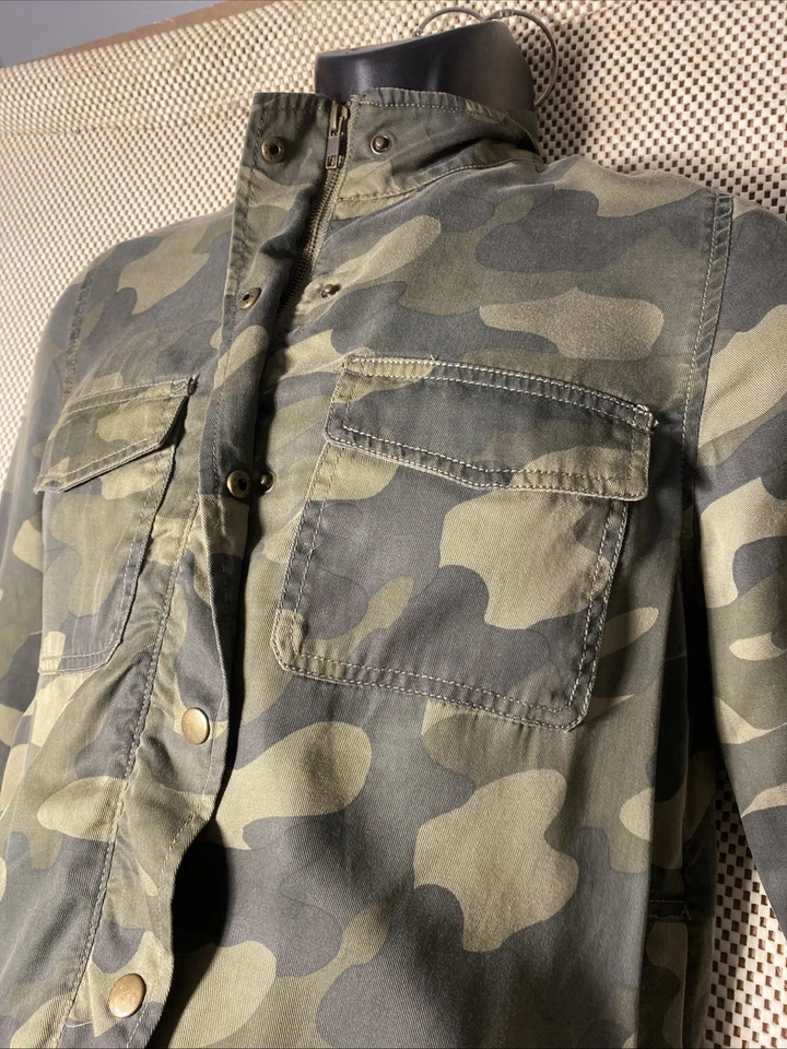 C&C California Women's Army Camo Mock Neck Full Zip Lyocell Utility Jacket XS - Image 3 of 4