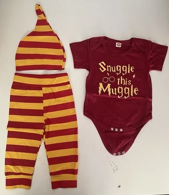 SYMPHONYW Harry Potter Baby Set Unisex kurzarm Body Hose Mütze Snuggle This Muggle gr. 70