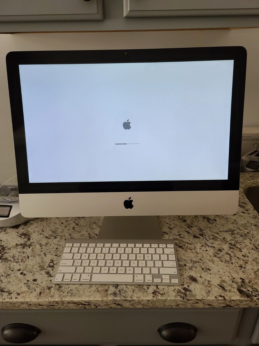 Mid 2011 Imac 21.5 inch Desktop with Keyboard and Magic Mouse